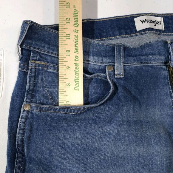 Wrangler Retro Medium Wash Jeans 34x32 Mens Greensboro Straight Regular Casual - Picture 10 of 16